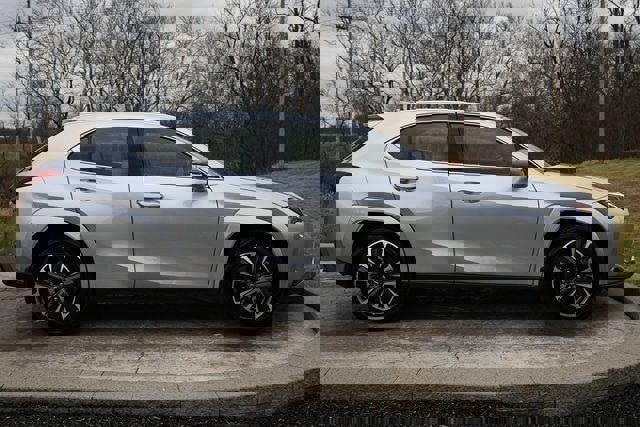 Used 2023 Lexus UX 250h Premium image 4