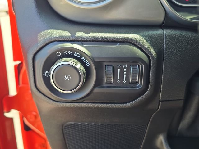 Used 2020 Jeep Wrangler Unlimited Sahara AWD/4WD image 24