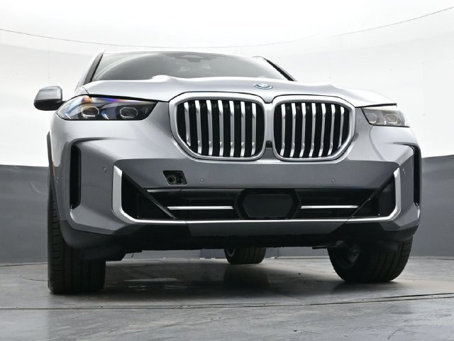 New 2026 BMW X5 xDrive50e w/ Premium Package AWD/4WD image 39