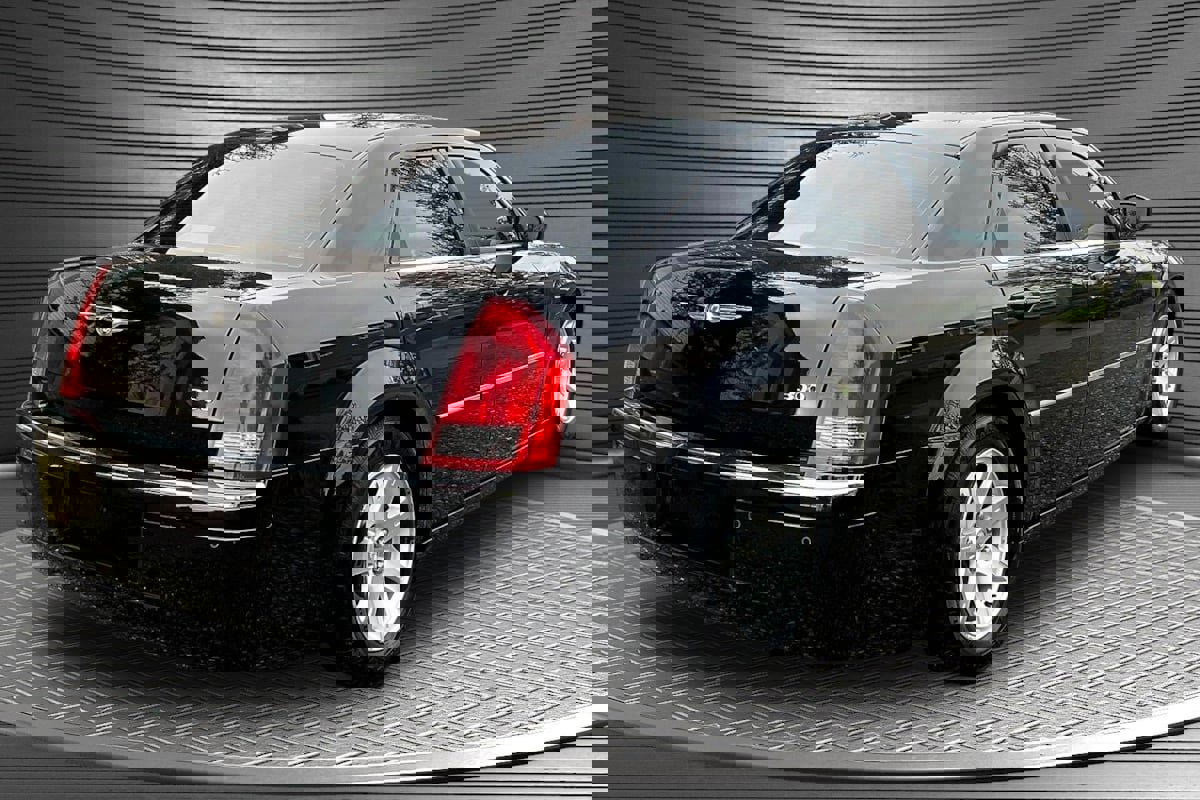 Used 2007 Chrysler 300 RWD image 6