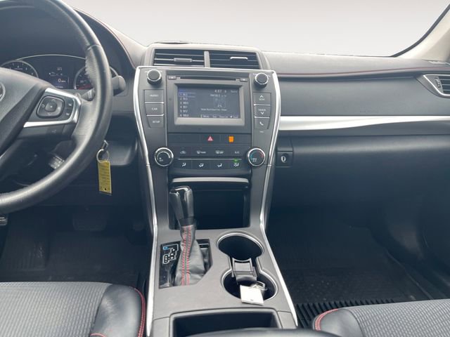 Used 2017 Toyota Camry SE FWD image 11