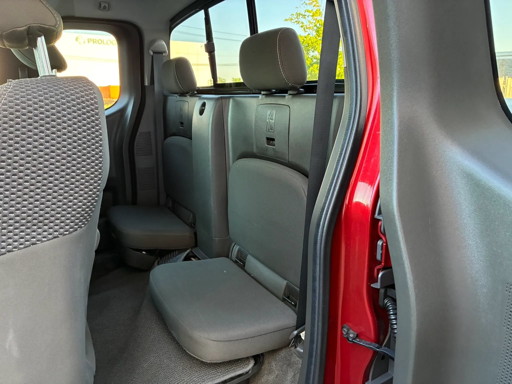 Used 2014 Nissan Frontier PRO-4X AWD/4WD image 16