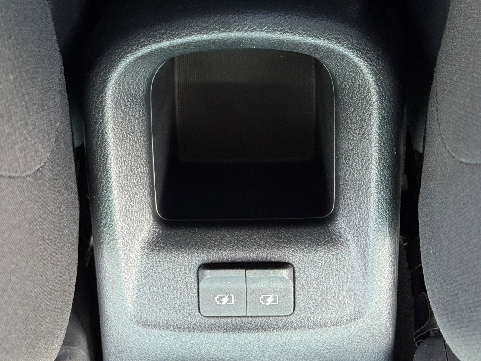 Used 2020 Nissan Versa S image 27