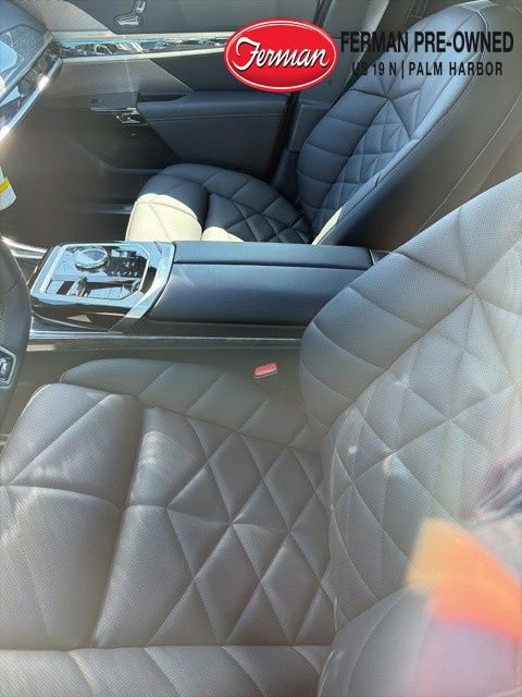 Used 2025 BMW 740i xDrive image 10