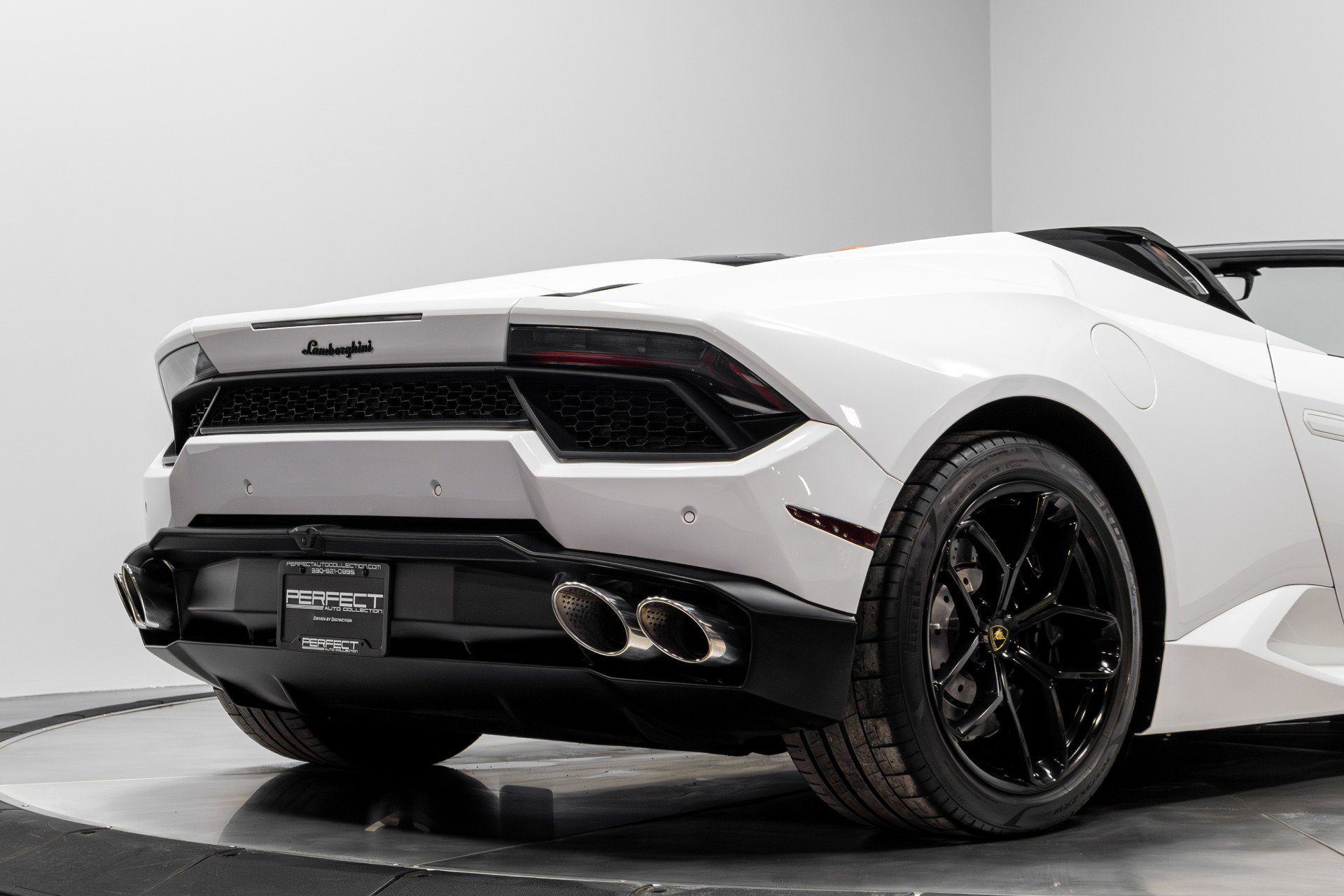 Used 2019 Lamborghini Huracan LP 580-2 image 15
