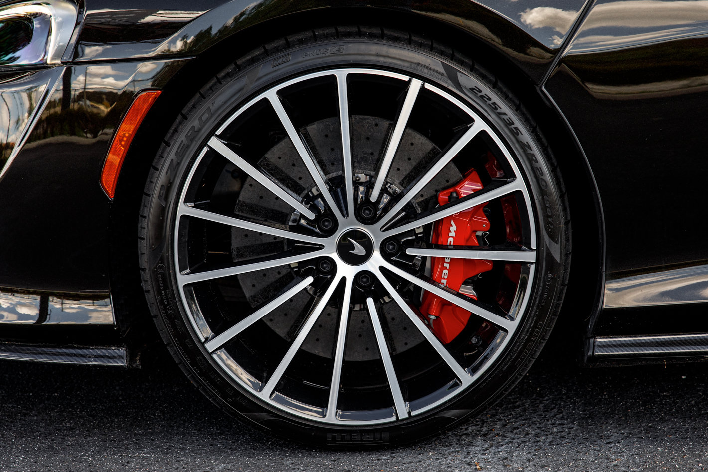 Used 2021 McLaren GT RWD image 9