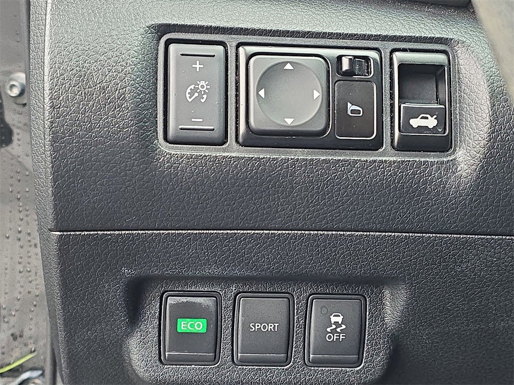 Used 2015 Nissan Sentra S image 23