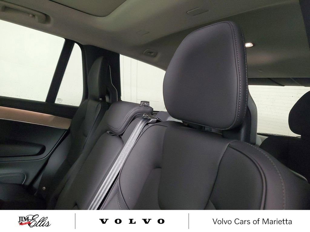 New 2025 Volvo XC90 B6 Core w/ Climate Package image 13