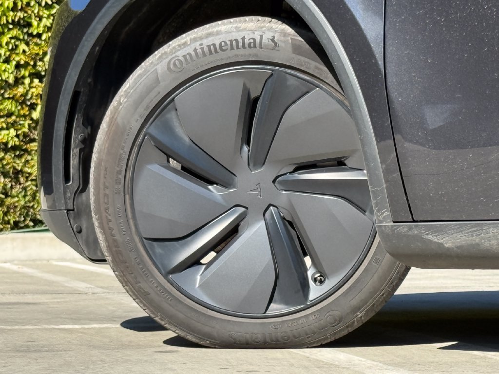 Used 2026 Tesla Model Y AWD image 8
