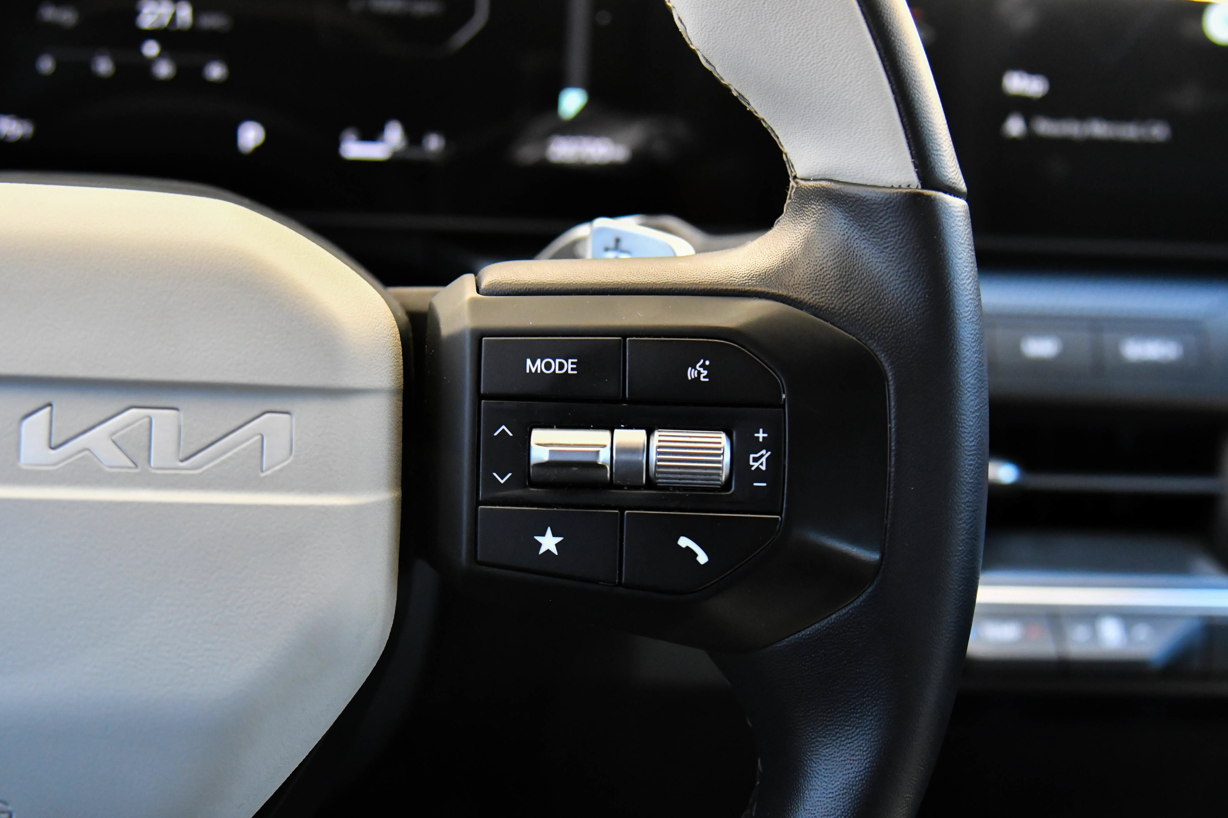 Used 2025 Kia K4 GT-Line Turbo FWD image 41