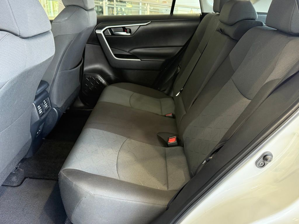 Certified 2025 Toyota RAV4 XLE FWD image 34
