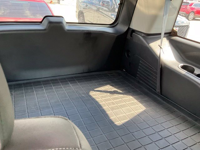Used 2018 Chevrolet Tahoe Premier w/ RST 6.2L Performance Edition AWD/4WD image 9