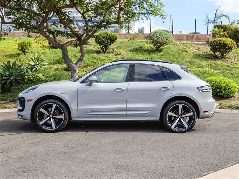 Used 2023 Porsche Macan w/ Premium Package Plus AWD/4WD image 2