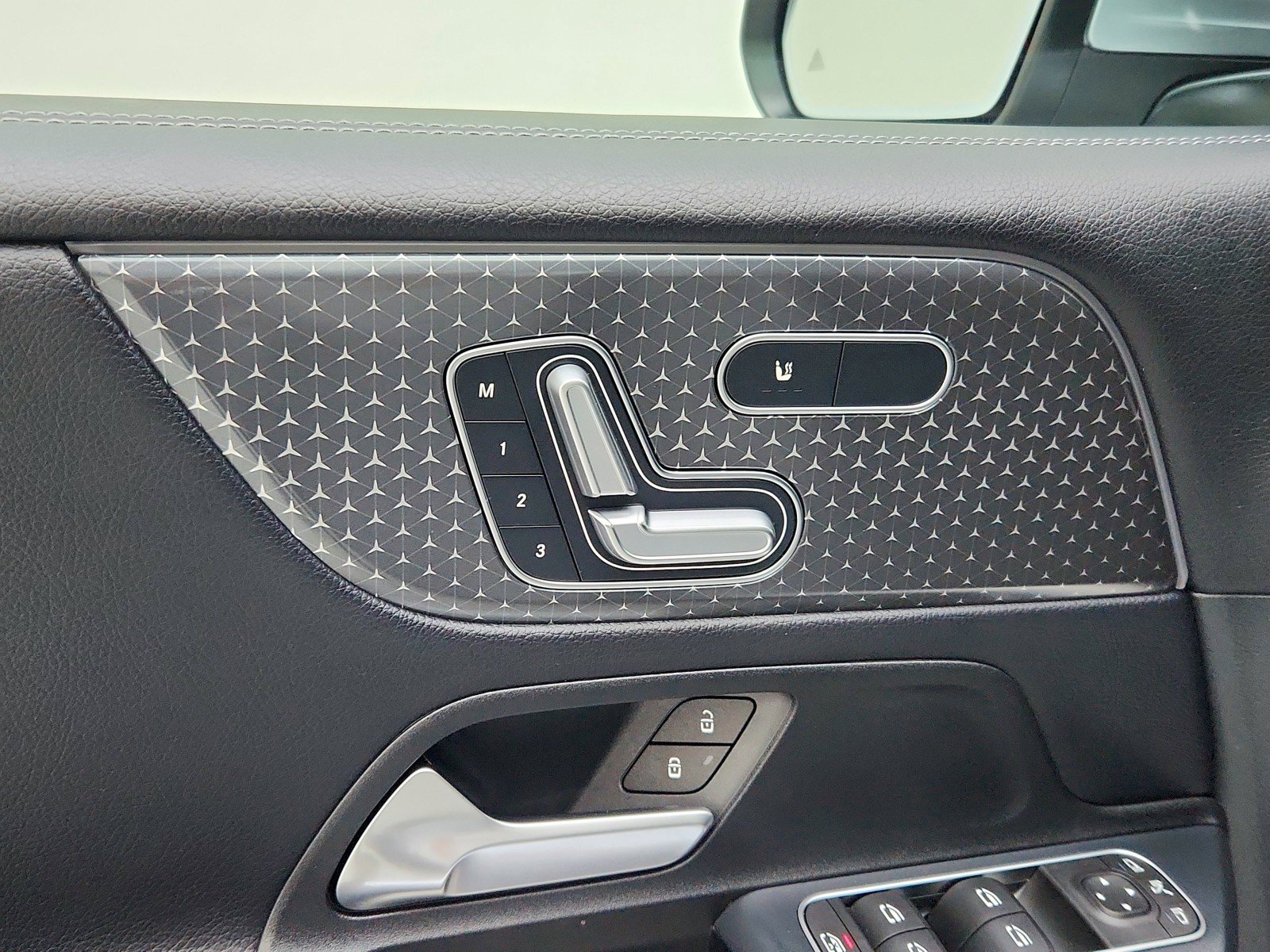 Certified 2026 Mercedes-Benz GLB 250 image 28