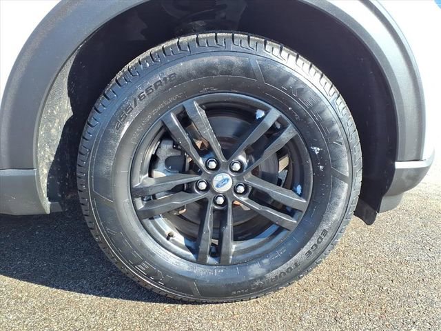 Used 2020 Ford Explorer XLT image 5