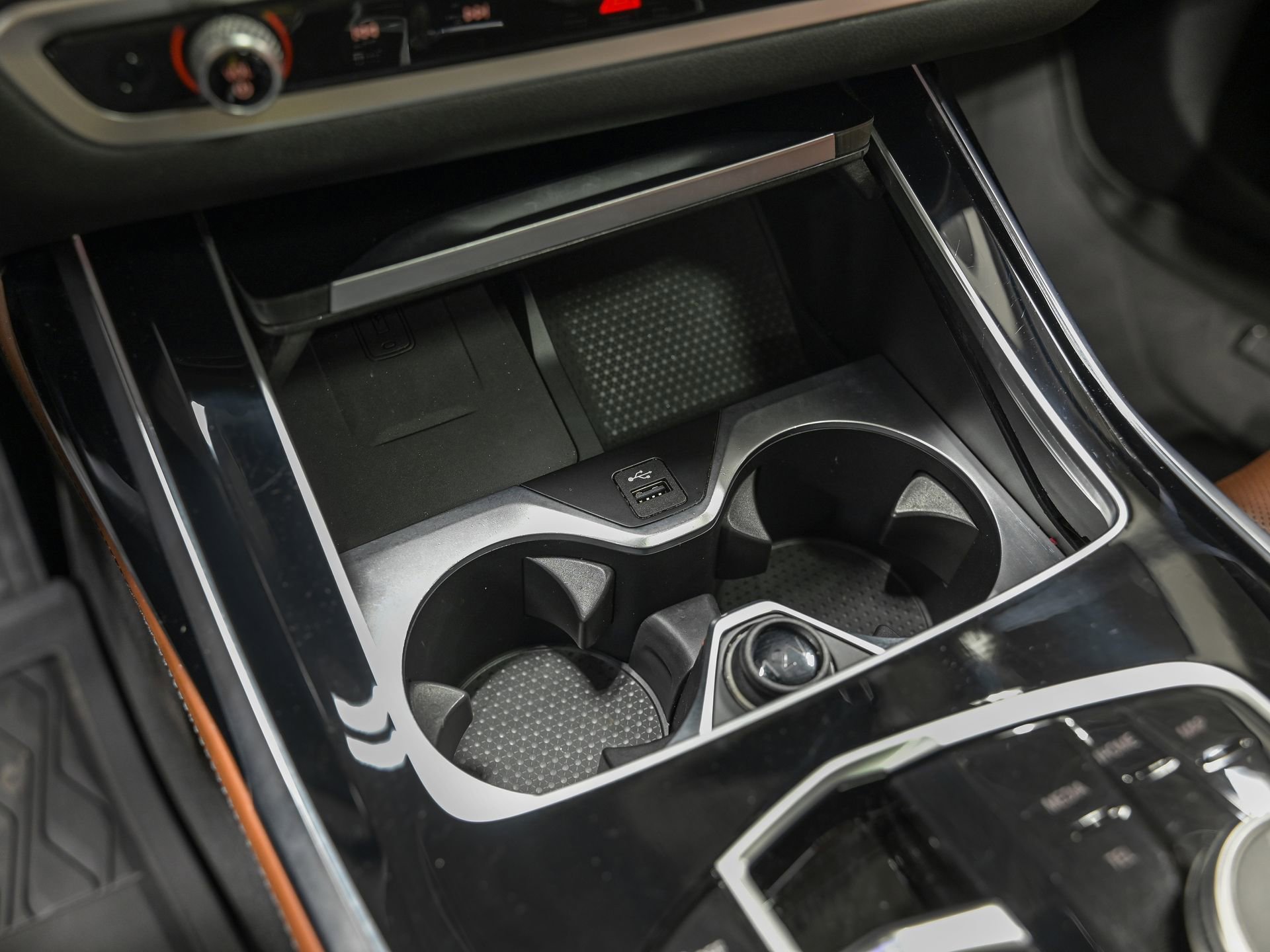 Used 2023 BMW X7 xDrive40i w/ Premium Package image 22