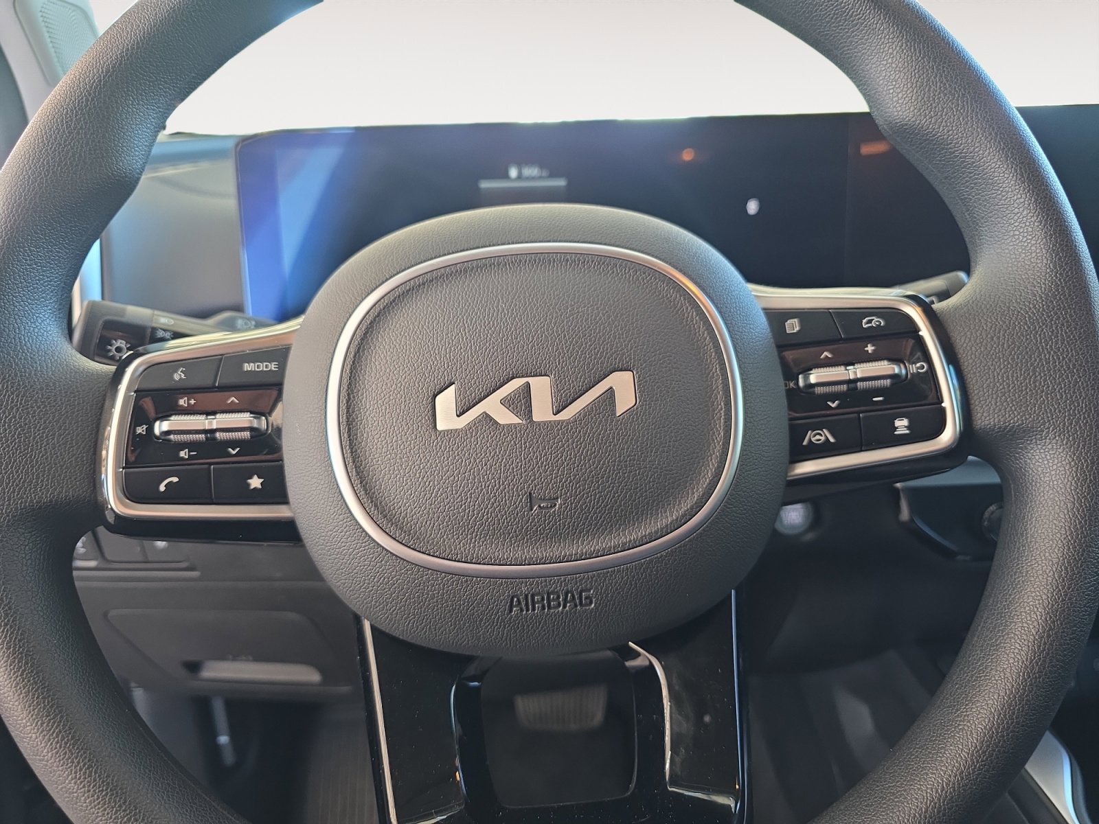 Certified 2025 Kia Sorento LX image 11
