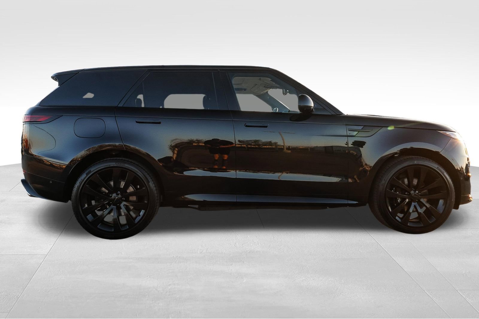 New 2026 Land Rover Range Rover Sport Dynamic SE image 4