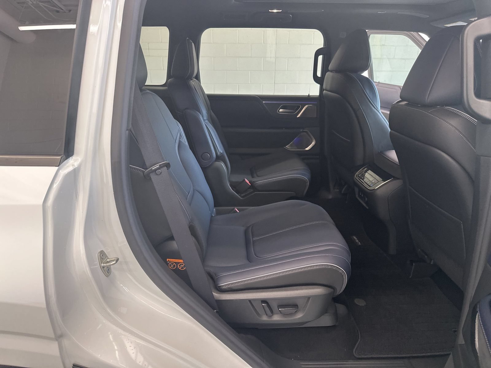 New 2026 INFINITI QX80 4WD image 13