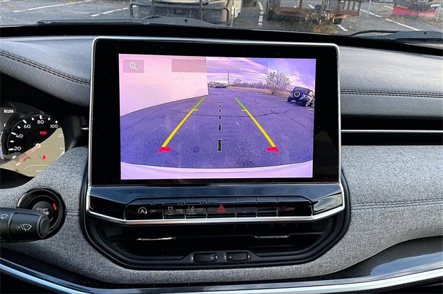 Used 2024 Jeep Compass Latitude image 13