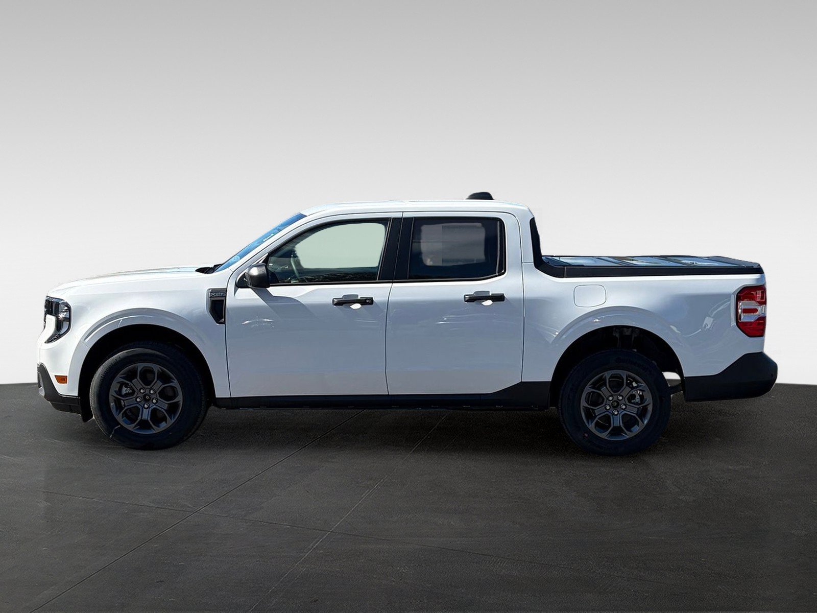 Used 2025 Ford Maverick XLT w/ Equipment Group 301A AWD/4WD image 8
