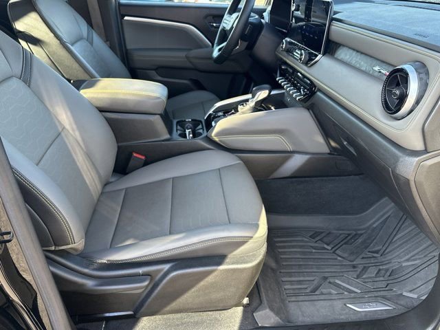 Used 2024 Chevrolet Colorado ZR2 w/ ZR2 Convenience Package III image 15