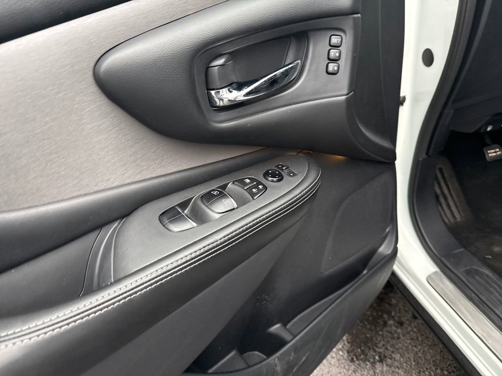 Used 2023 Nissan Murano SL w/ SL Moonroof Package image 13