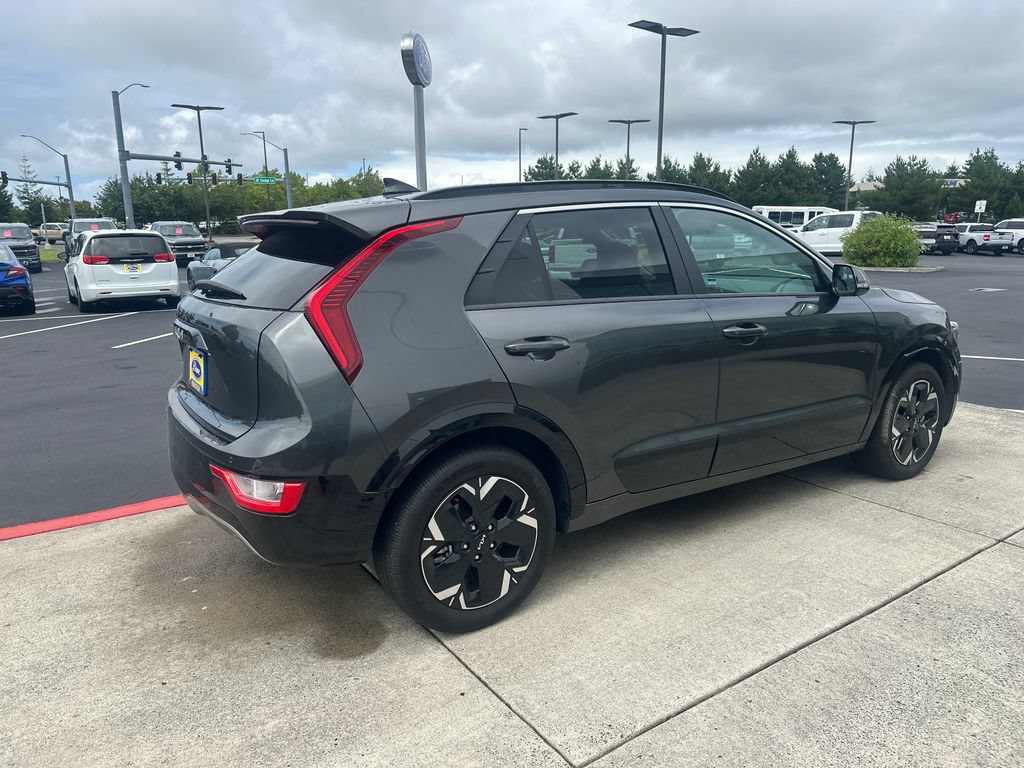 Used 2024 Kia Niro Wind w/ Wind Preserve Package FWD image 4