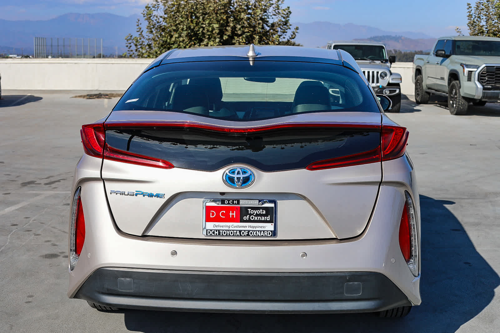 Certified 2017 Toyota Prius Prime Advanced w/ Carpet Mat Package FWD image 6