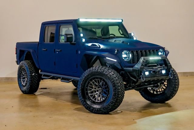 Used 2025 Jeep Gladiator Sport AWD/4WD image 4