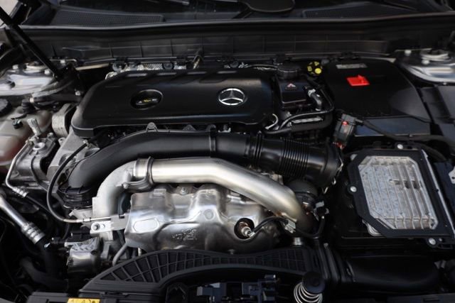 Used 2024 Mercedes-Benz GLB 250 4MATIC image 41