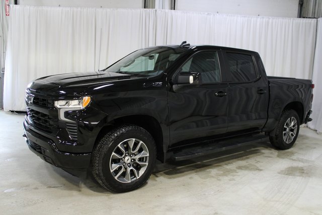Used 2024 Chevrolet Silverado 1500 RST image 3
