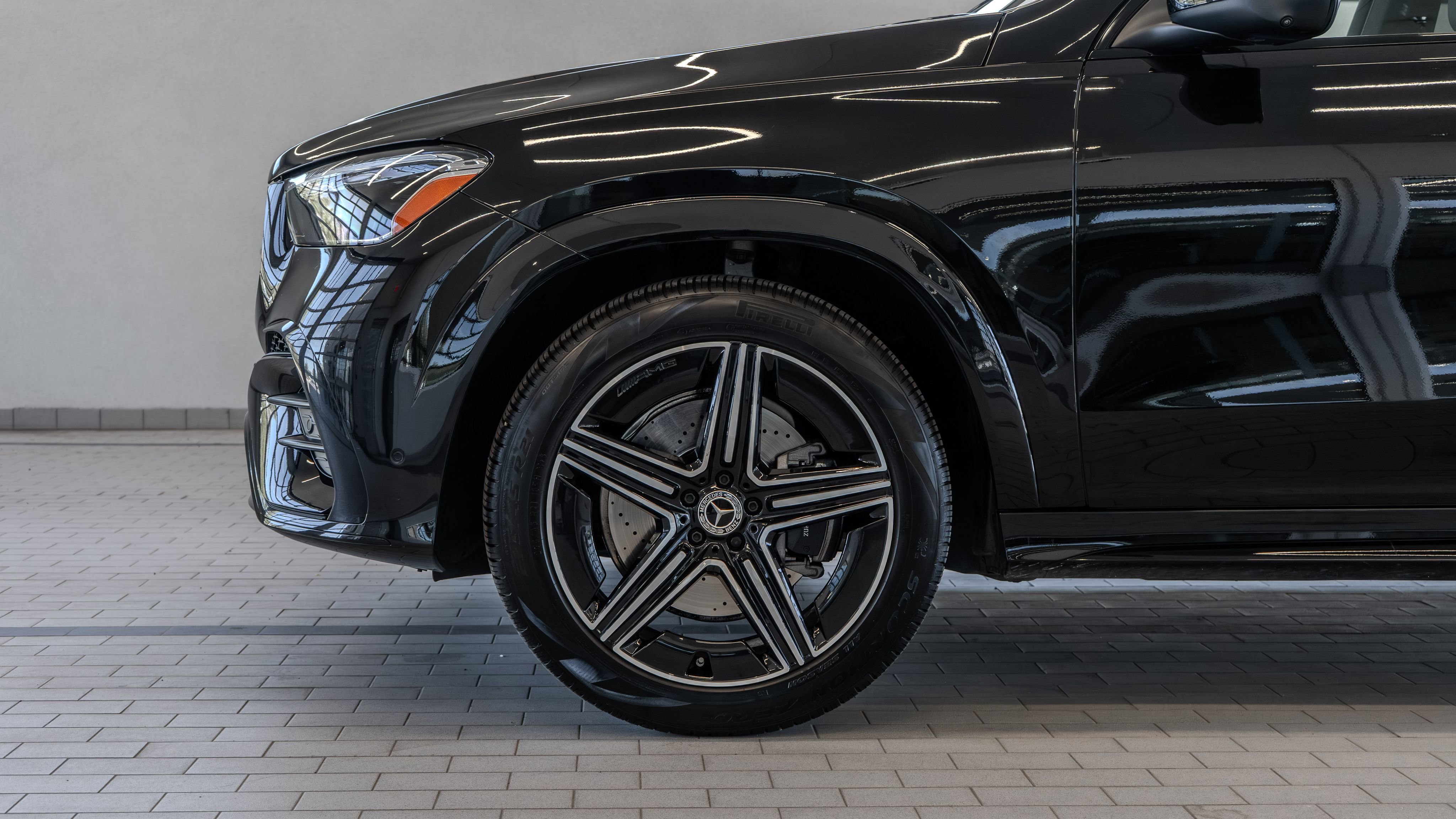 Used 2025 Mercedes-Benz GLE 350 4MATIC image 4