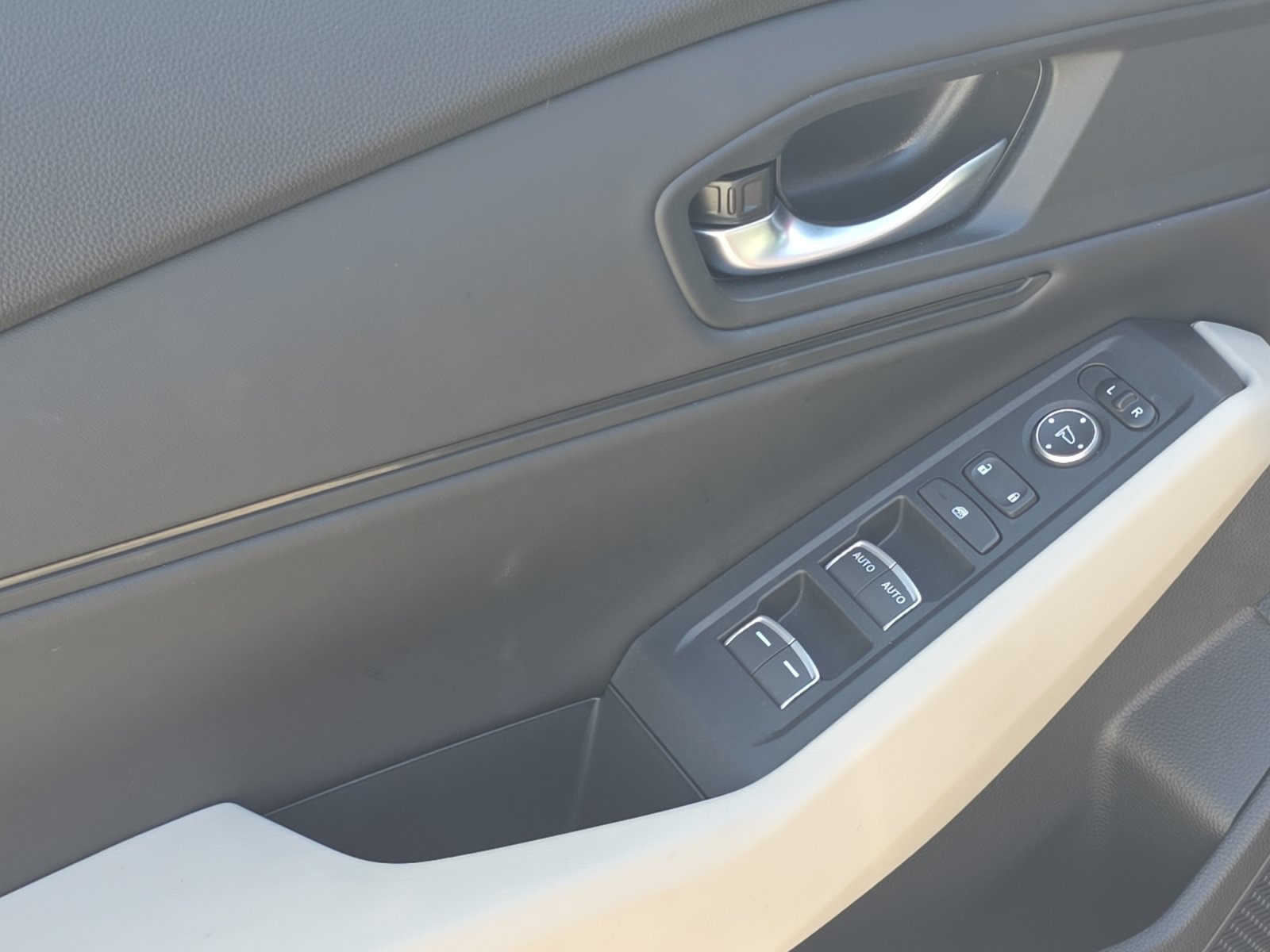 Used 2025 Honda Accord SE image 17