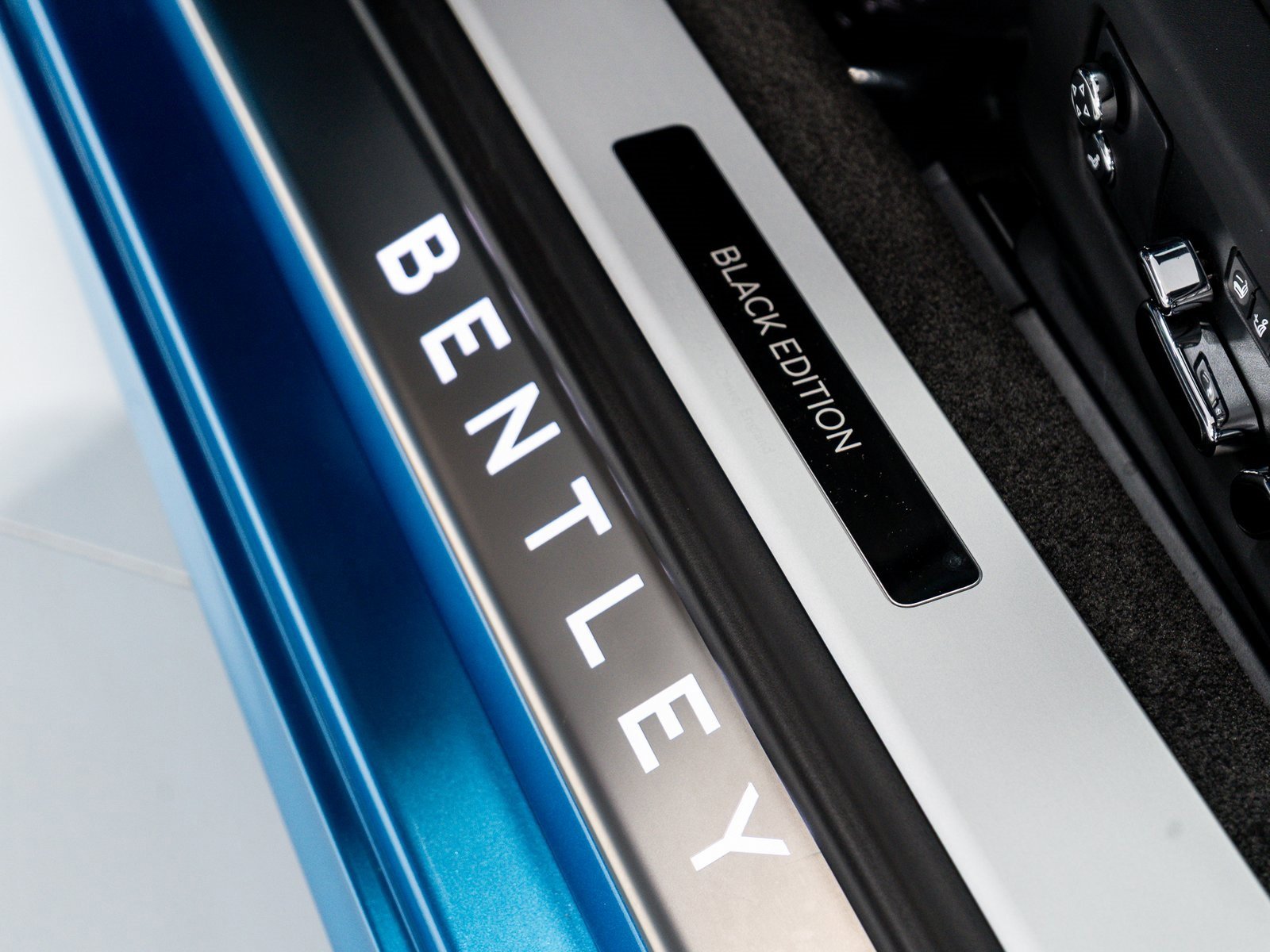New 2025 Bentley Continental GTC image 21