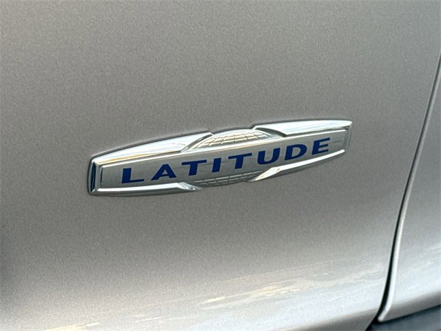 Used 2019 Jeep Cherokee Latitude w/ Cold Weather Group image 20