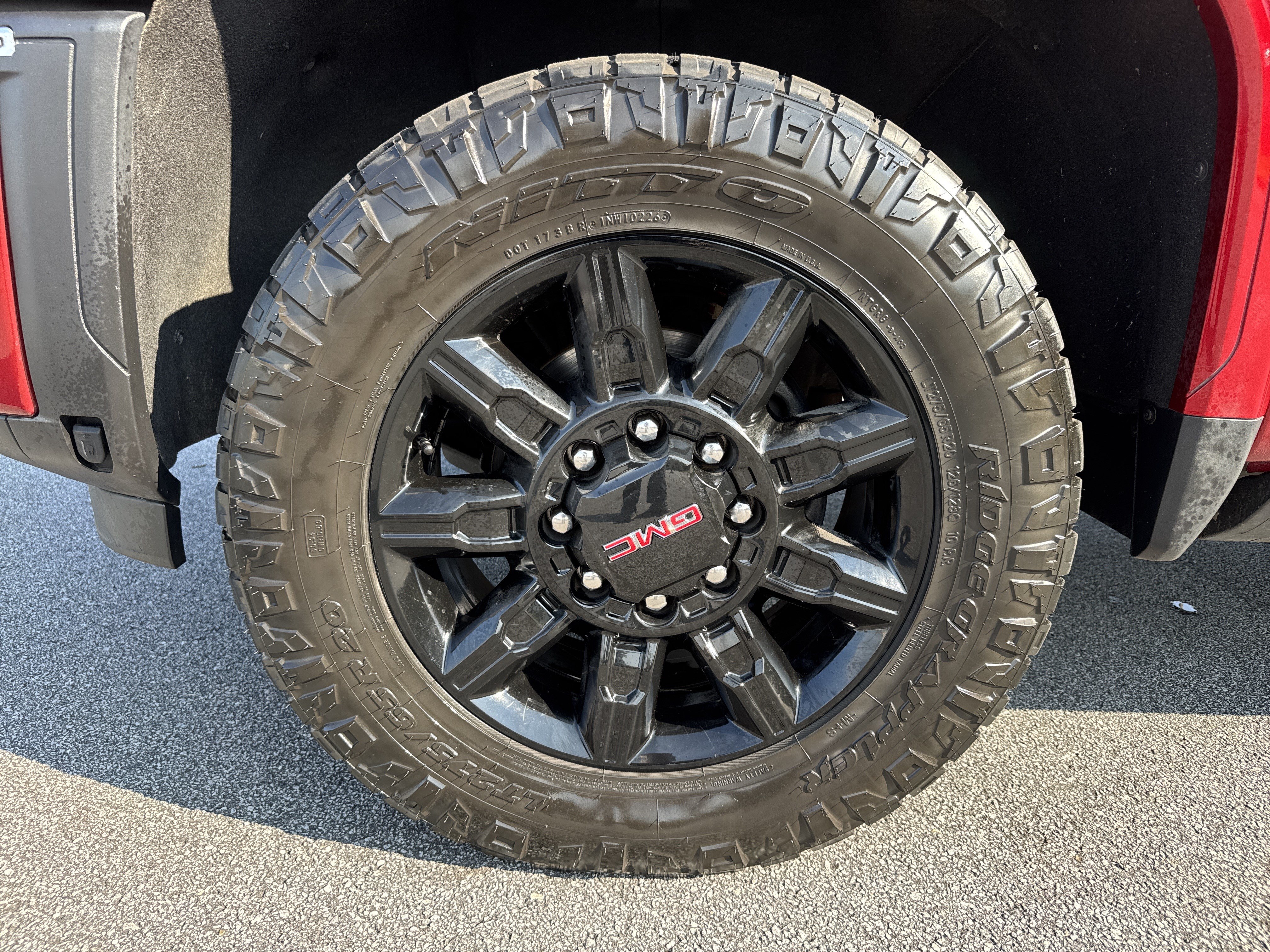 Used 2024 GMC Sierra 2500 AT4 w/ AT4 Premium Plus Package AWD/4WD image 12