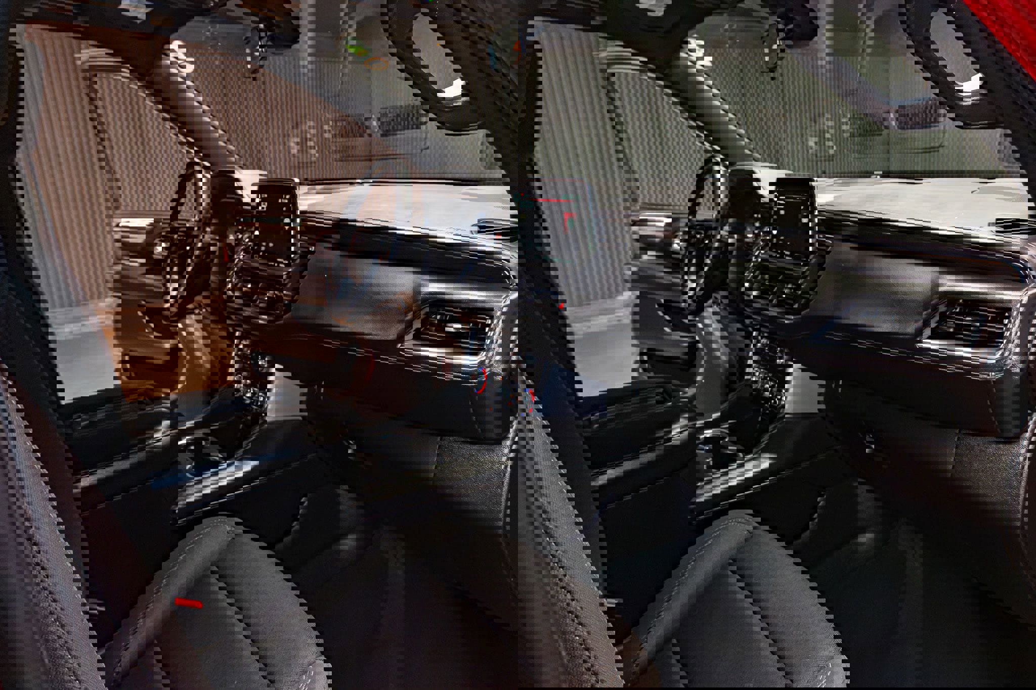 Used 2022 GMC Yukon XL SLE w/ Gmc Pro Safety Plus Package image 15