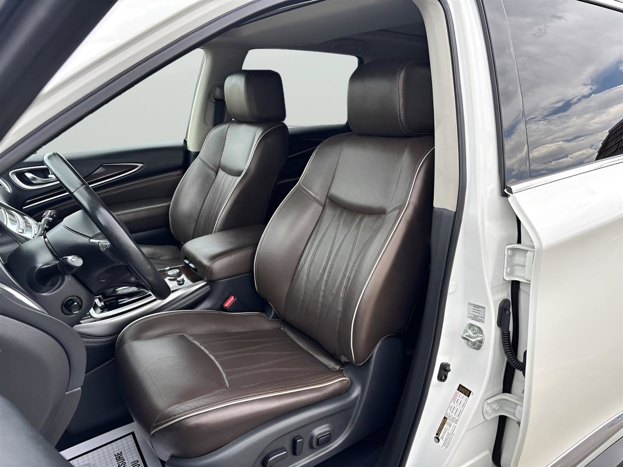 Used 2018 INFINITI QX60 Luxe w/ Deluxe Technology Package image 11