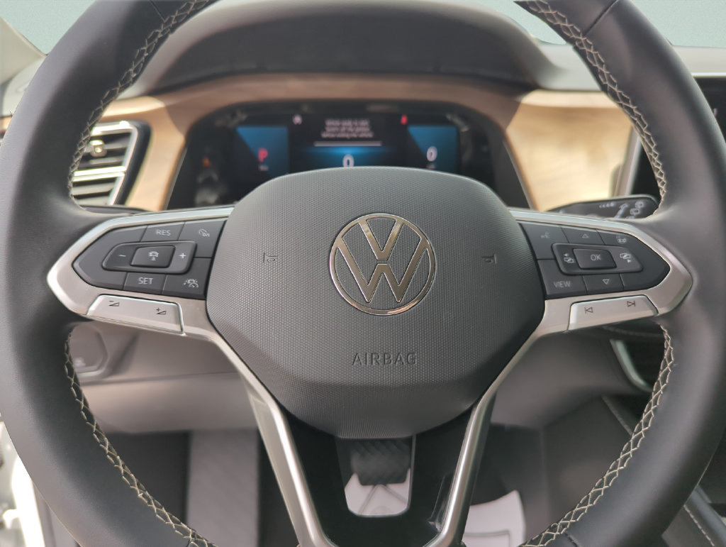 Used 2024 Volkswagen Atlas SE FWD image 46