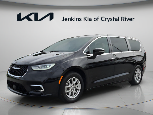 Used 2024 Chrysler Pacifica Touring-L FWD image 14