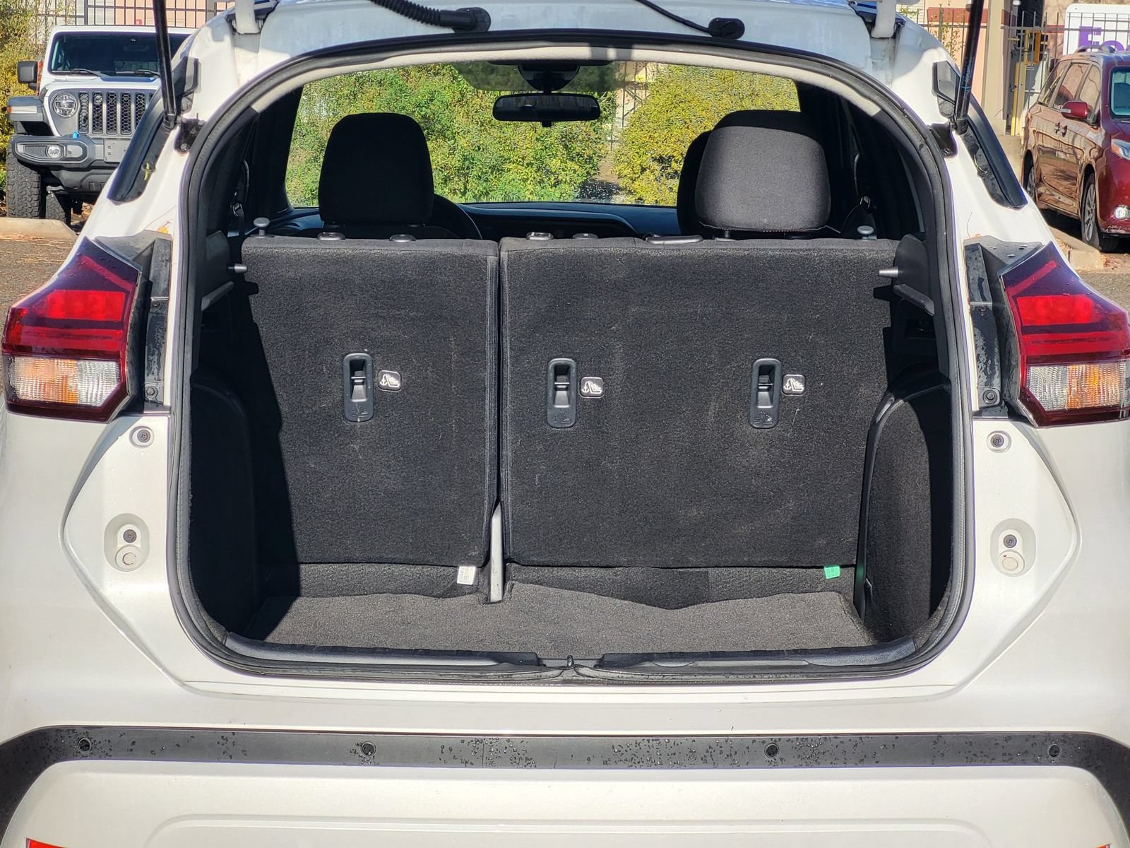 Used 2023 Nissan Kicks SR FWD image 26