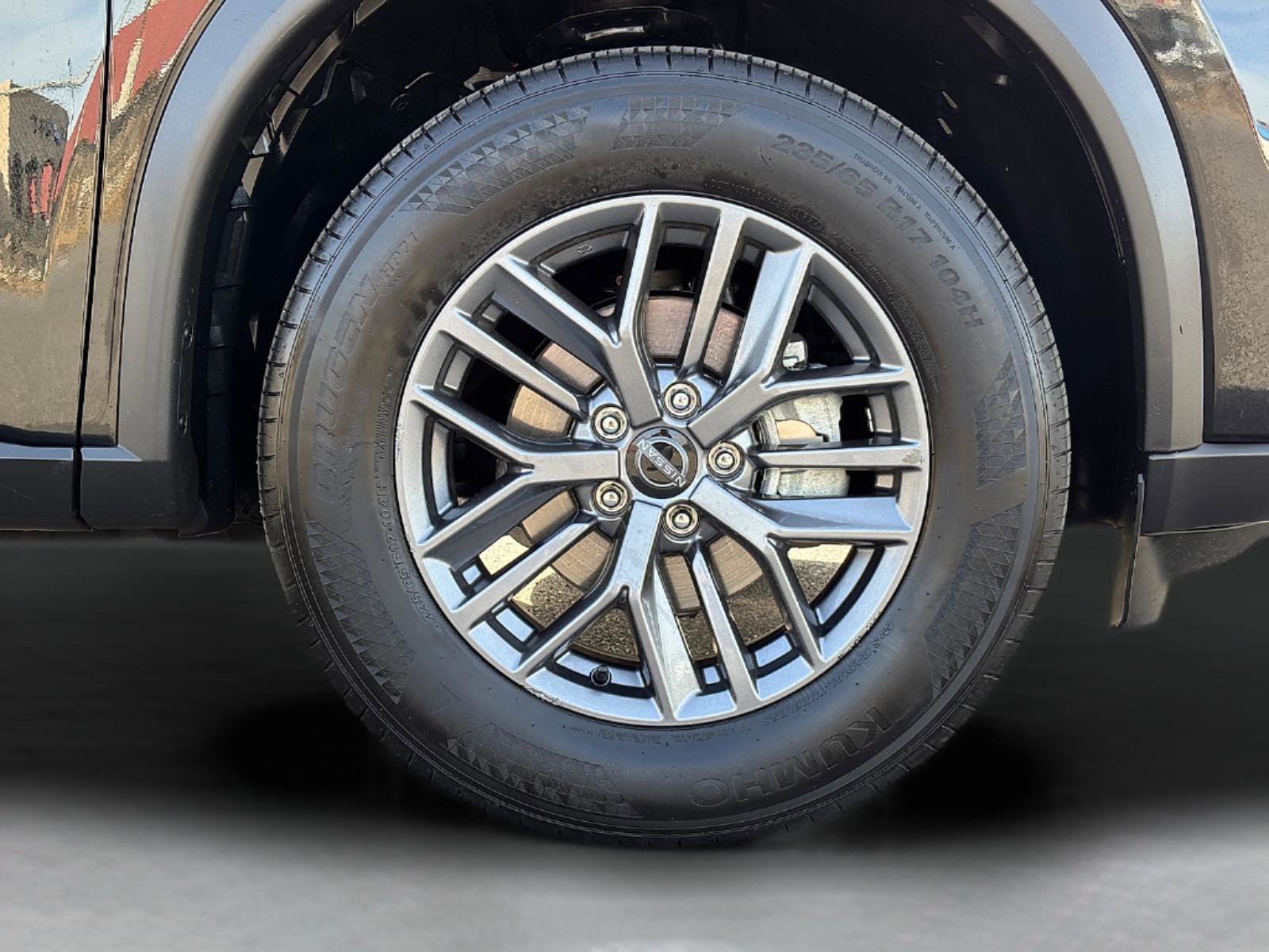 Used 2024 Nissan Rogue S AWD/4WD image 11