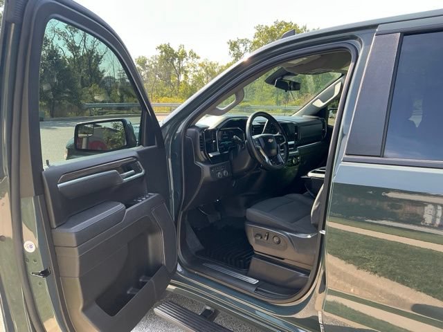 Used 2026 Chevrolet Silverado 1500 LT AWD/4WD image 16