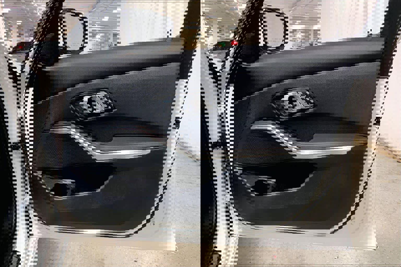 Used 2019 BMW 330i xDrive Sedan w/ Convenience Package image 22