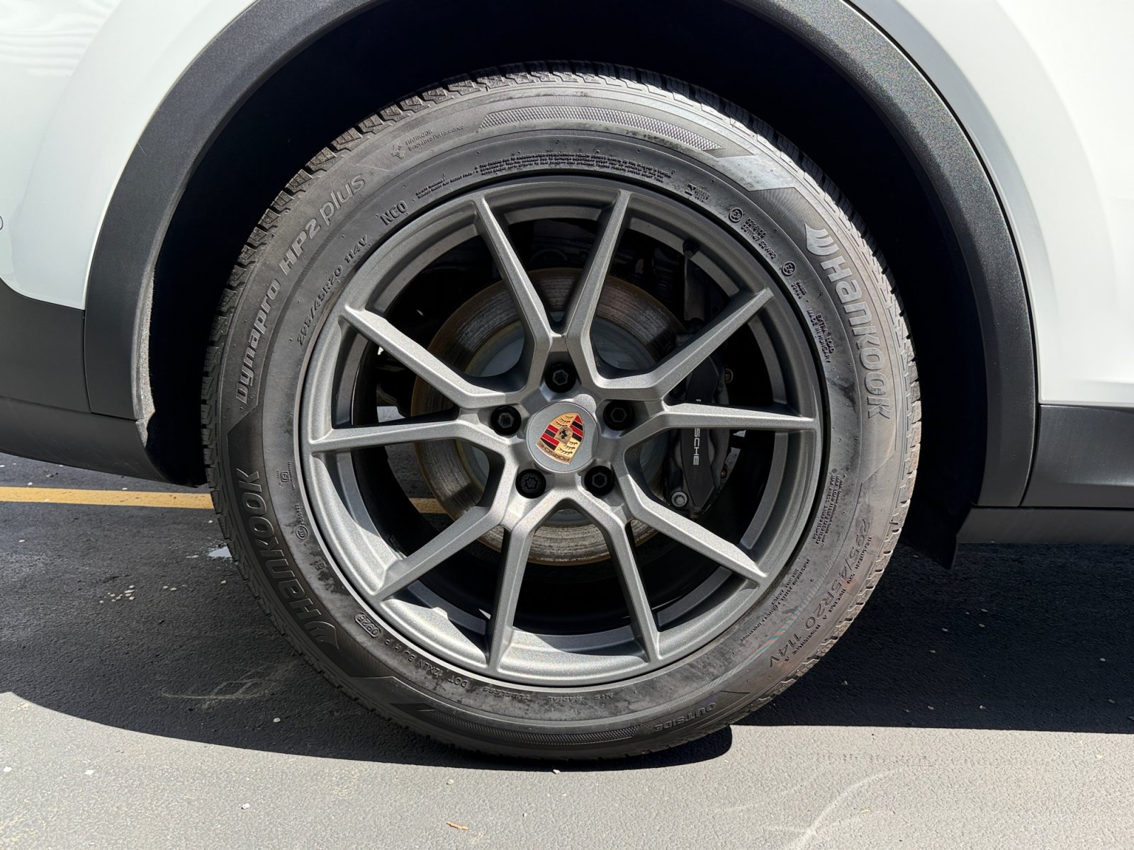 Certified 2025 Porsche Cayenne AWD/4WD image 9