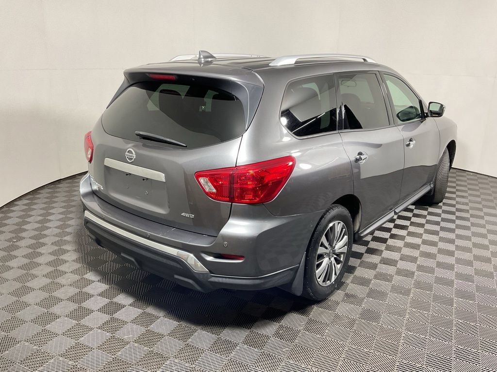 Used 2019 Nissan Pathfinder S AWD/4WD image 16