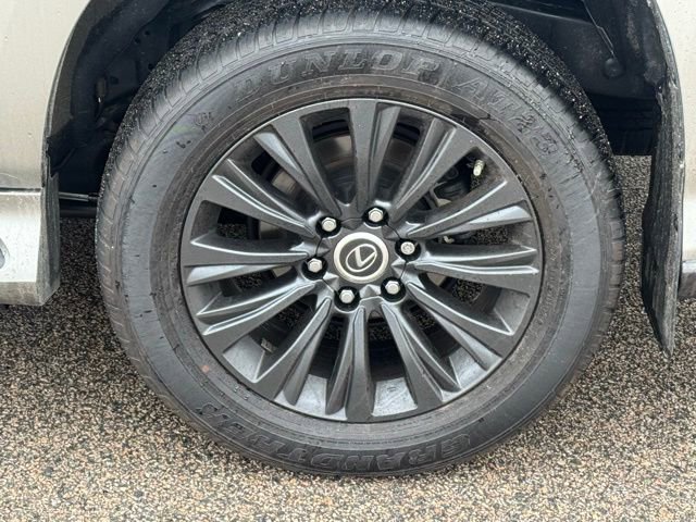 Used 2023 Lexus GX 460 Premium w/ Accessory Package image 6