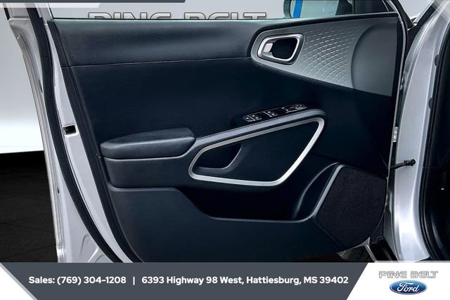 Used 2021 Kia Soul LX image 16