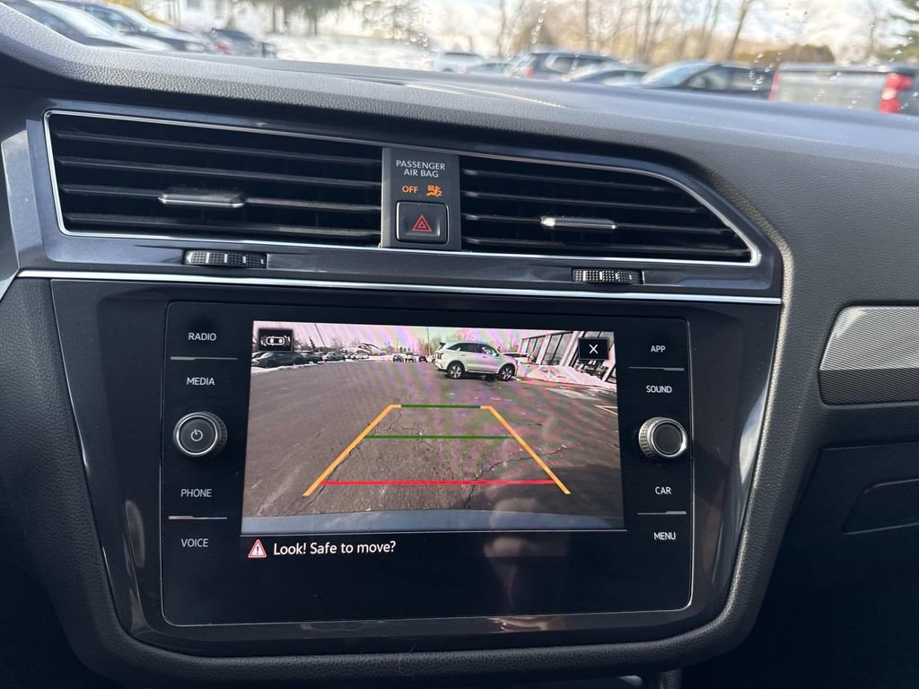 Used 2022 Volkswagen Tiguan SE image 24